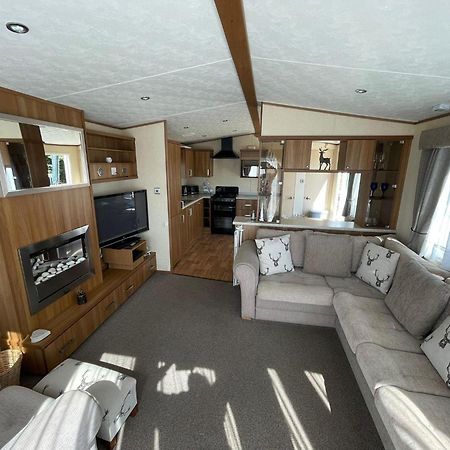 6 Berth Caravan With Decking At Manor Park In Hunstanton Ref 23017H Eksteriør bilde
